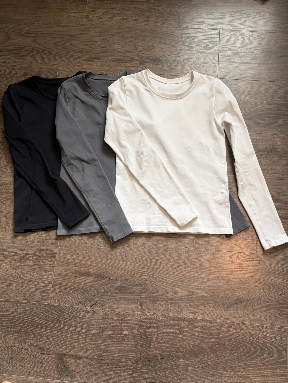 OQQ Seamless Long Sleeve Crew Neck Base Layer Top Bundle: Black Gray White